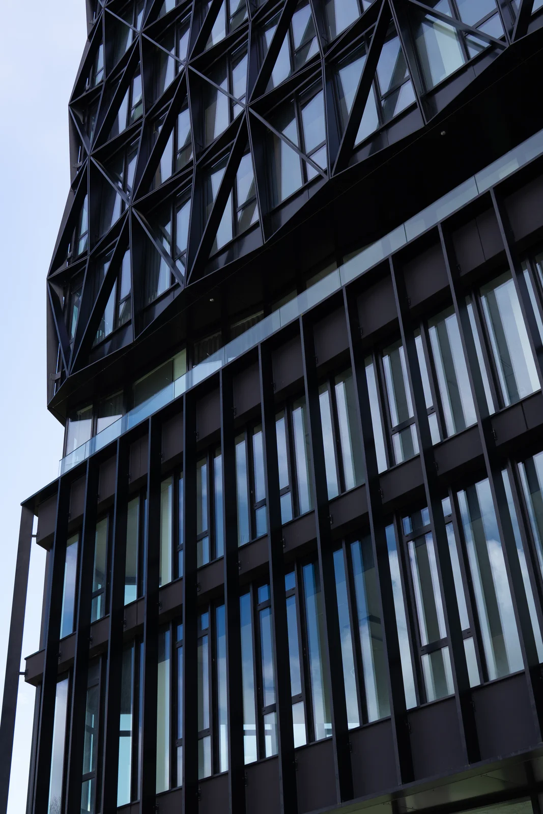 Structure métallique d’une façade contemporaine à Rennes